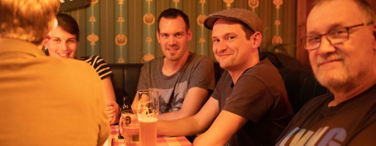 Me and other Neos fans at the NeosCon 2019 preparty in Dresden